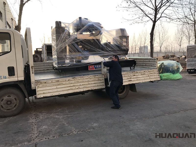 3.17號發送一臺HQ200GF座油箱式發電機組到河北省承德市