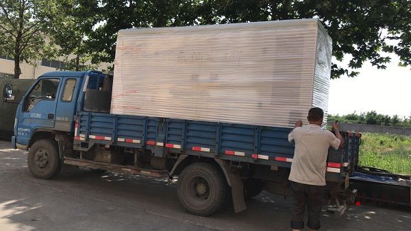 一臺(tái)280kw自動(dòng)化柴油發(fā)電機(jī)組在2018年5月29日從華全順利發(fā)往重慶市忠縣