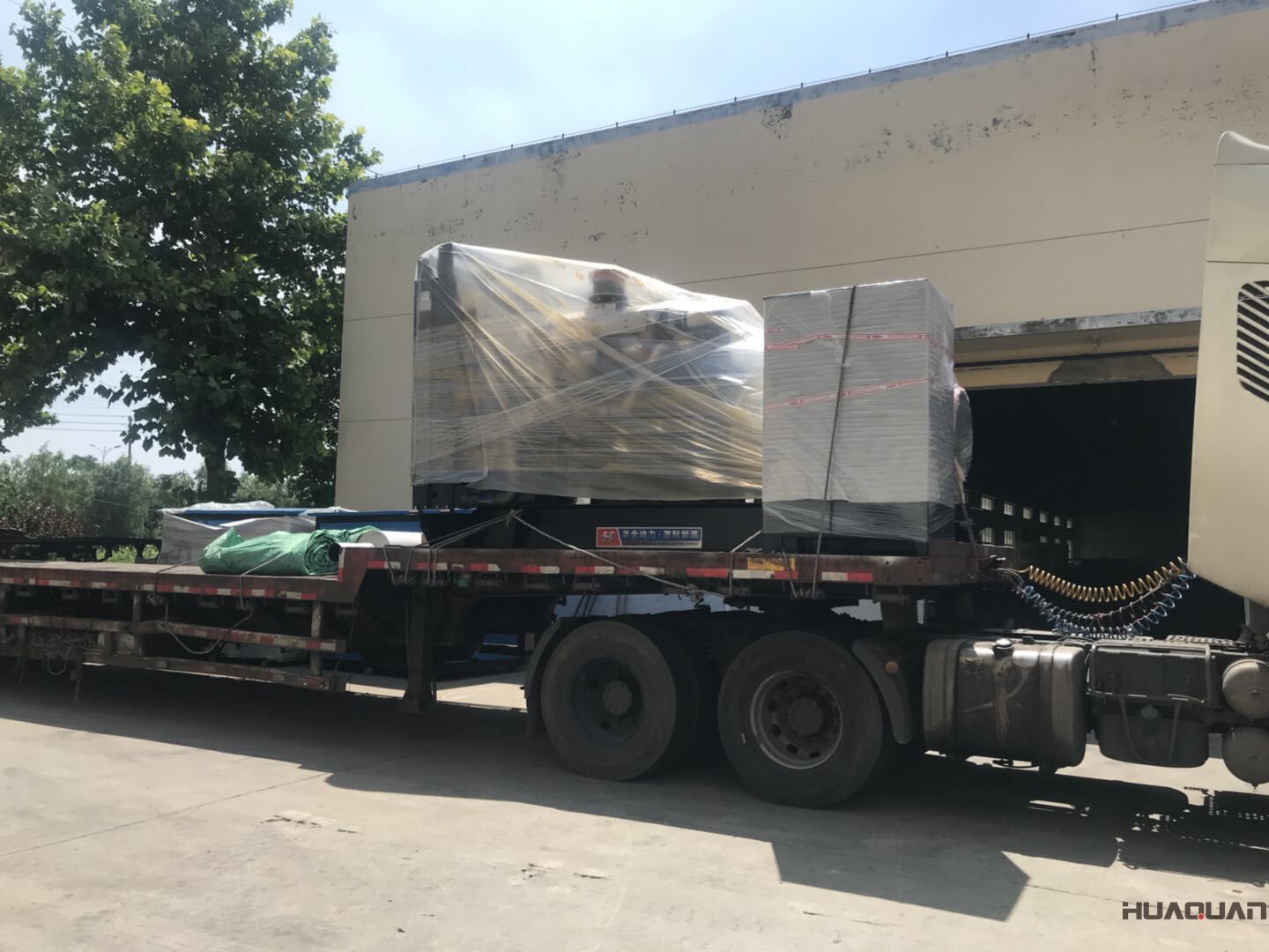  一臺800kw自動化型柴油發(fā)電機組于7月30號發(fā)往山東
