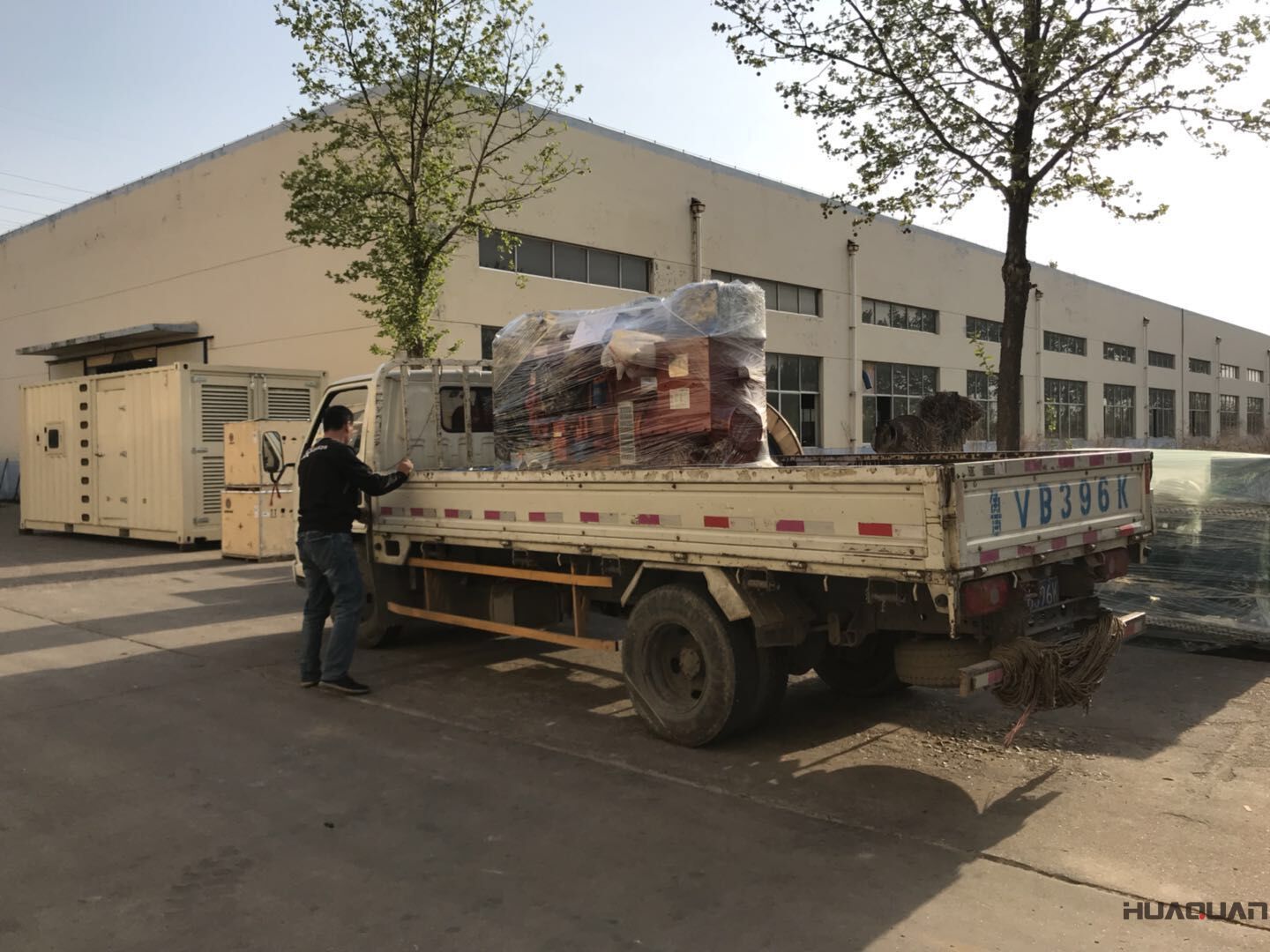 一臺50kw標配柴油發(fā)電機組于8月16日成功發(fā)往河北省