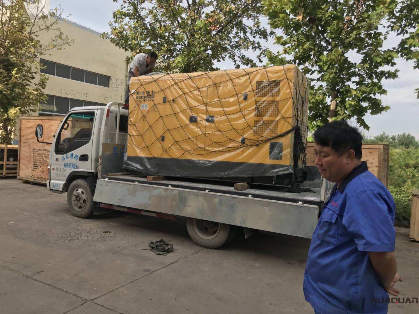 一臺350kw靜音箱型柴油發(fā)電機組于9月4日發(fā)往河北