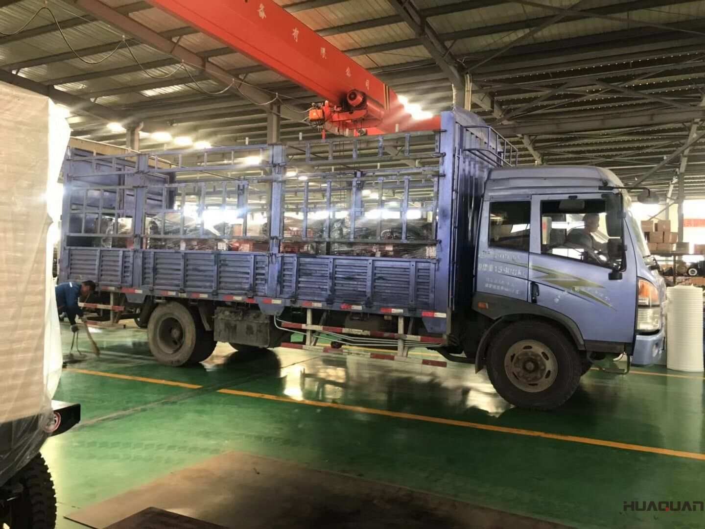 廣東省王先生從華全動(dòng)力訂購的30kw和50kw標(biāo)配柴油發(fā)電機(jī)組于10月19日順利發(fā)貨