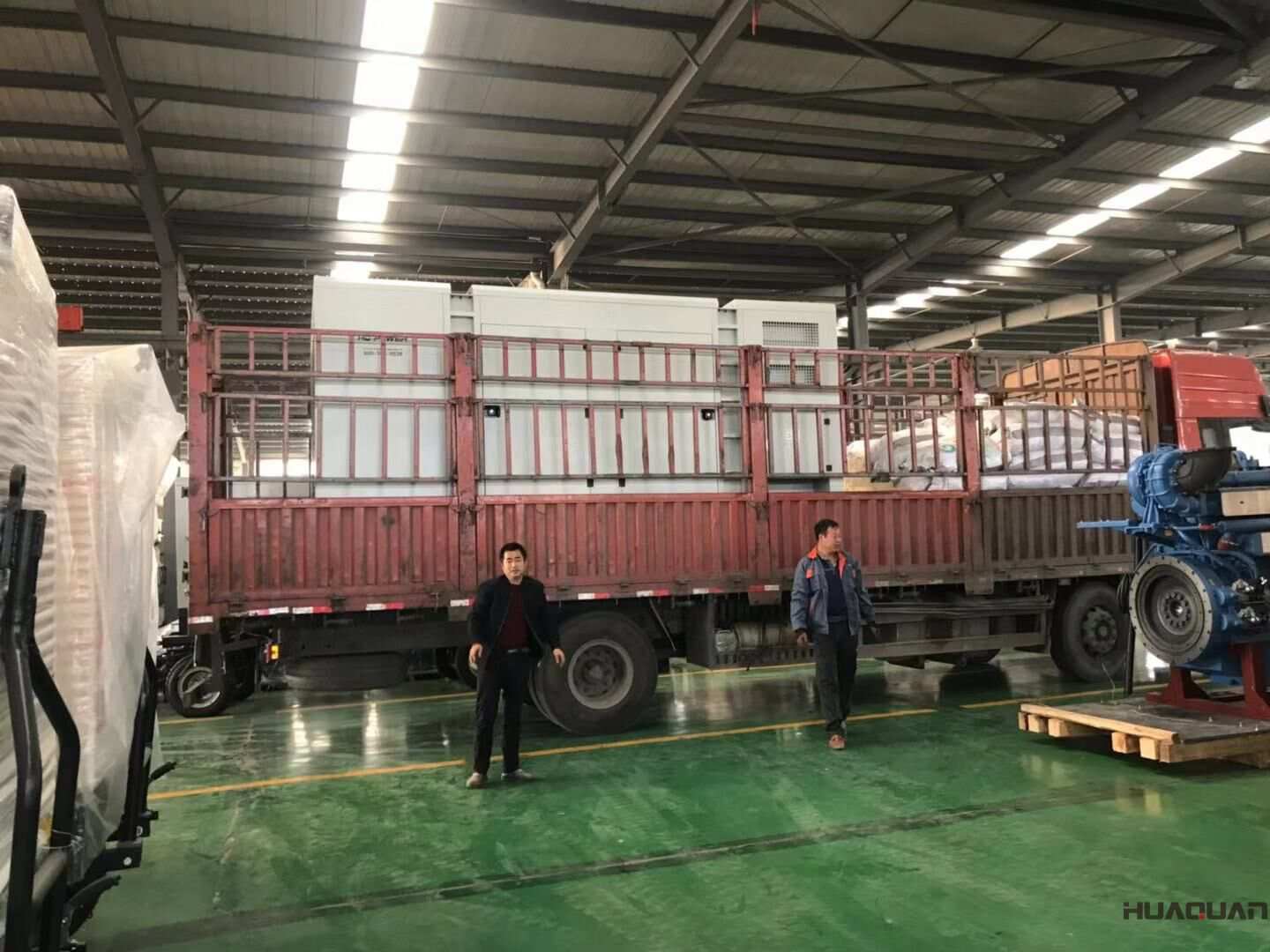 天氣逐漸變冷，但是華全發(fā)電機(jī)組的銷量卻沒有變冷，內(nèi)蒙古的馬先生于10月31日在華全動力采購了一臺1000kw立柜自啟動柴油發(fā)電機(jī)組