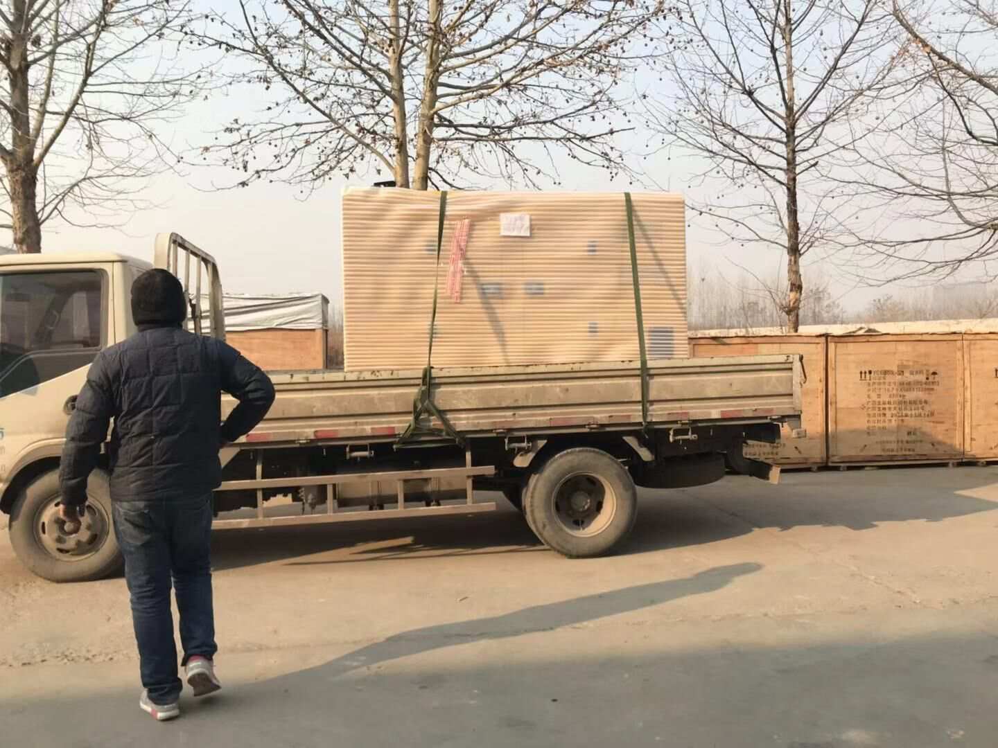 華全動力一臺30kw靜音箱柴油發(fā)電機(jī)組于1月15日成功發(fā)往山東省